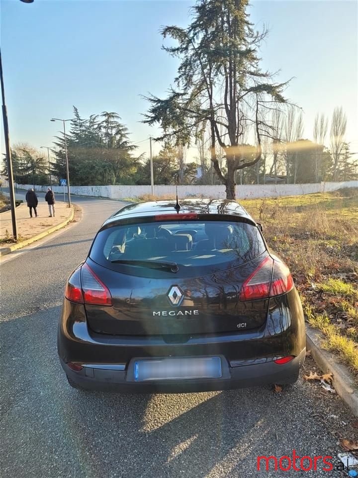 2011' Renault Megane photo #4