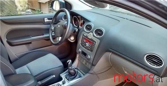 2011' Ford Focus photo #3