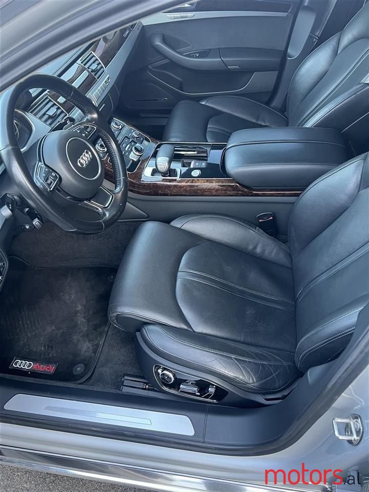 2011' Audi A8 photo #4