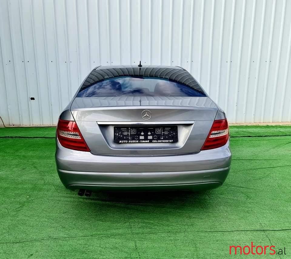 2011' Mercedes-Benz C 200 photo #2