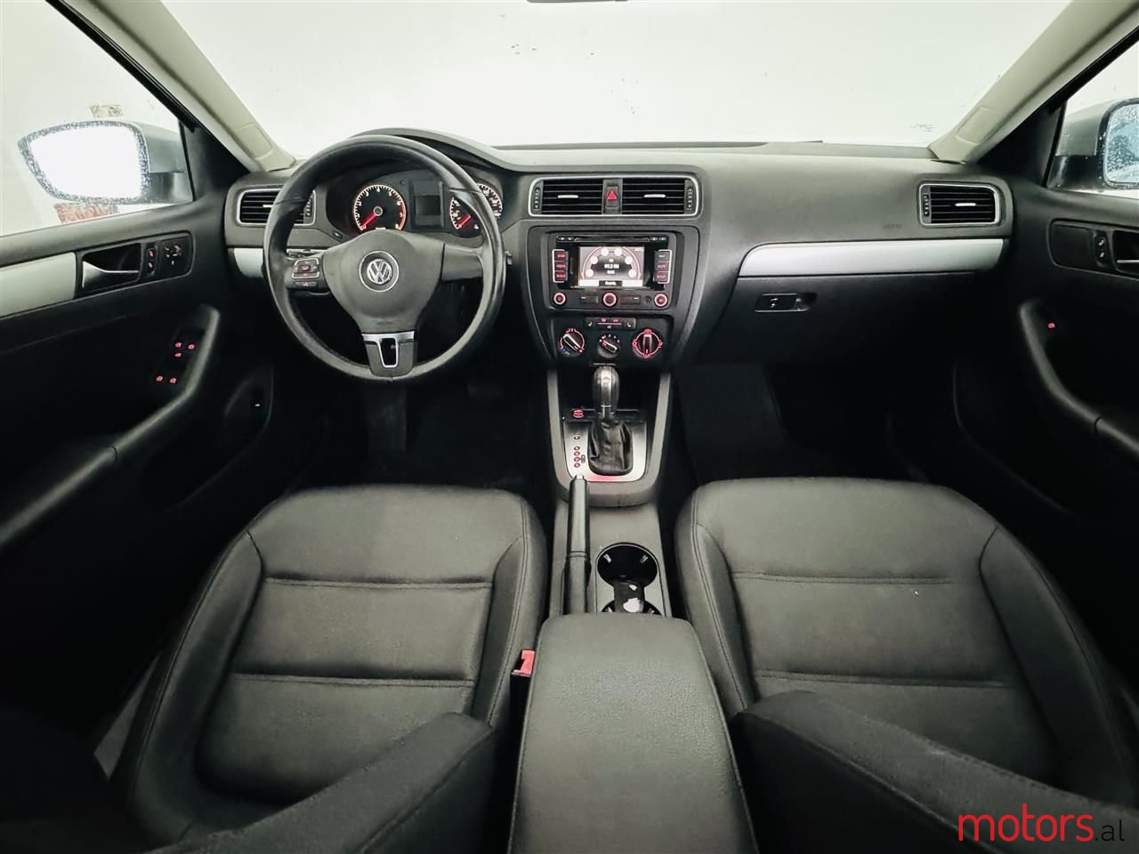 2011' Volkswagen Jetta photo #5