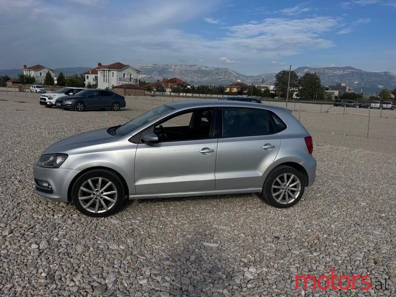 2015' Volkswagen Polo photo #3