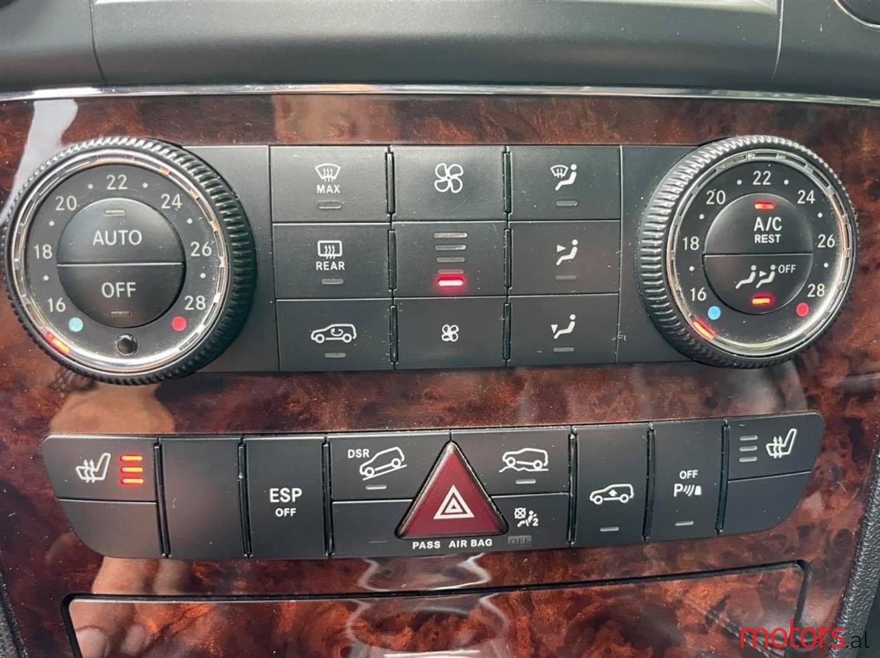 2010' Mercedes-Benz GL 350 photo #6