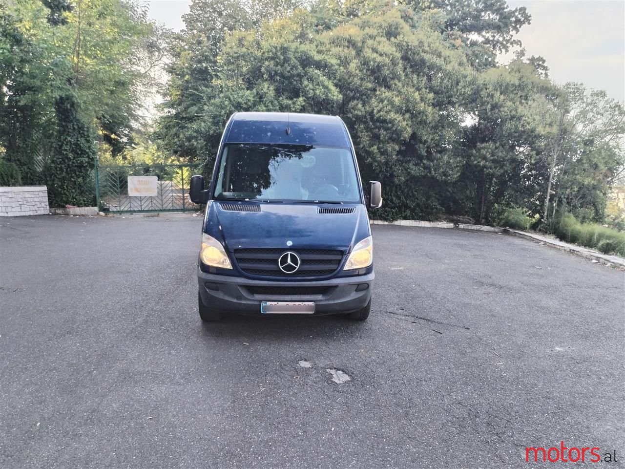 2010' Mercedes-Benz Sprinter photo #2