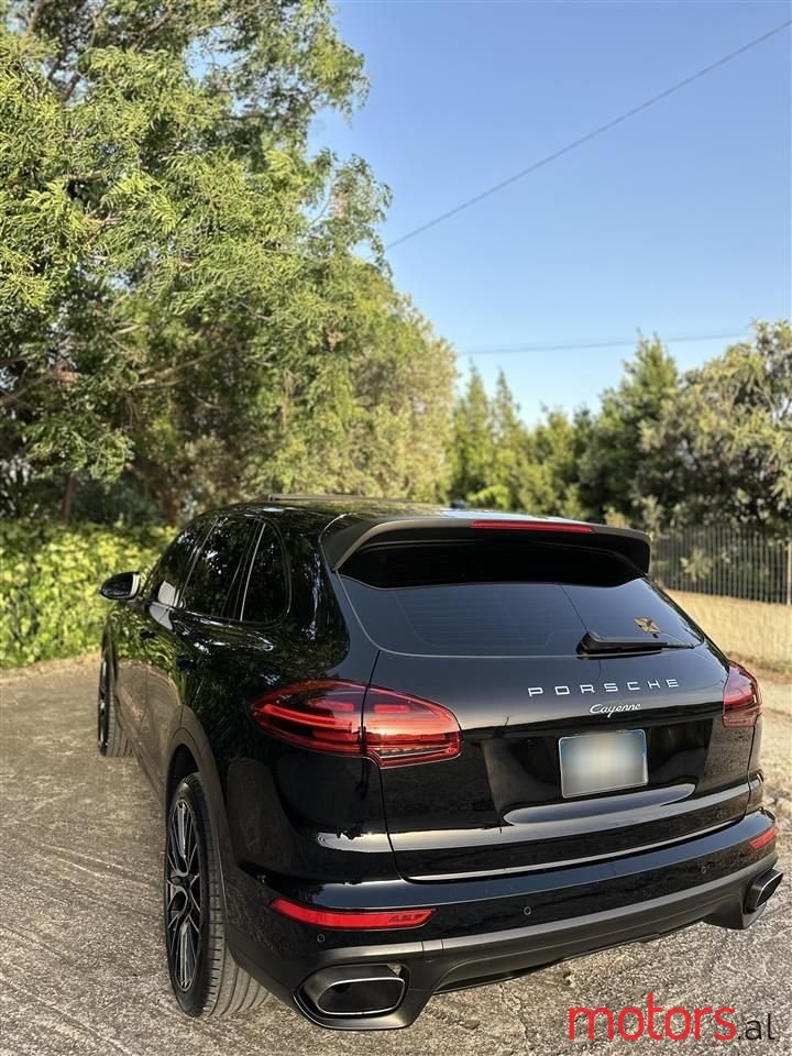 2016' Porsche Cayenne photo #5