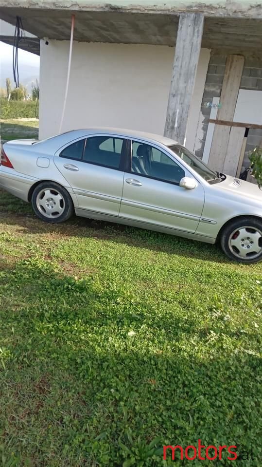 2002' Mercedes-Benz 220 photo #2