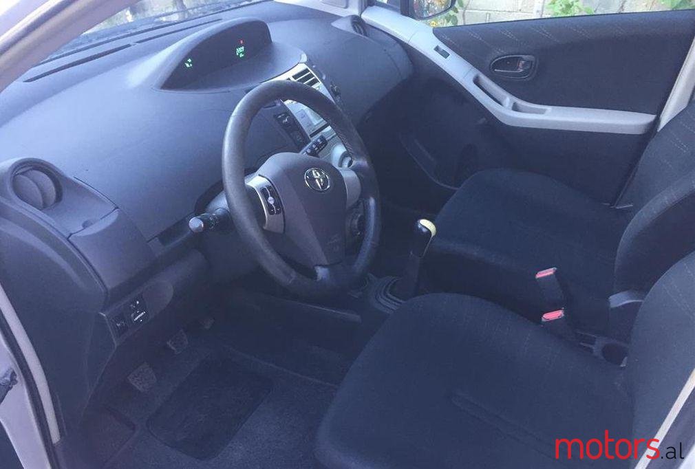 2006' Toyota Yaris photo #1