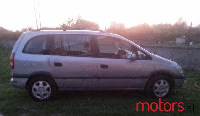 2000' Opel Zafira photo #1