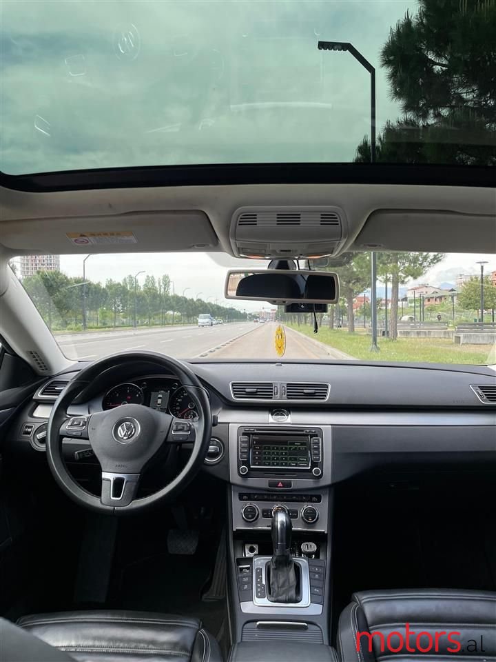 2012' Volkswagen Passat photo #6