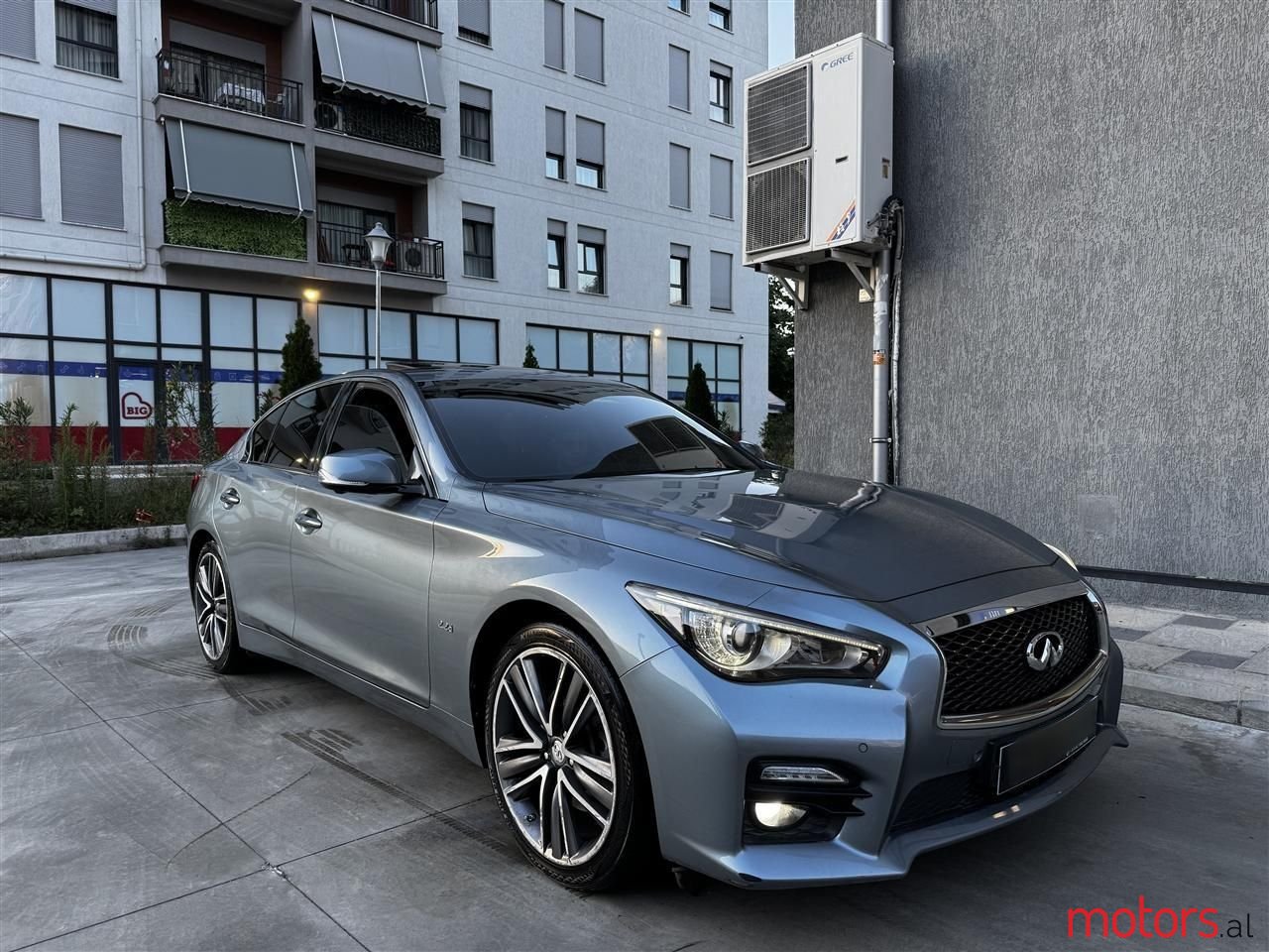 2014' Infiniti Q50 photo #3