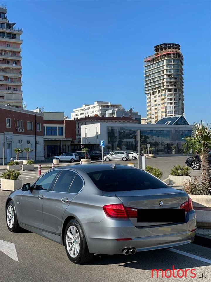 2011' BMW 525 photo #3