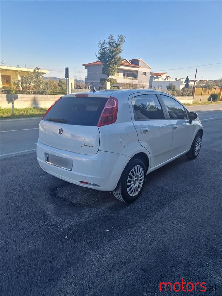 2009' Fiat Grande Punto photo #5