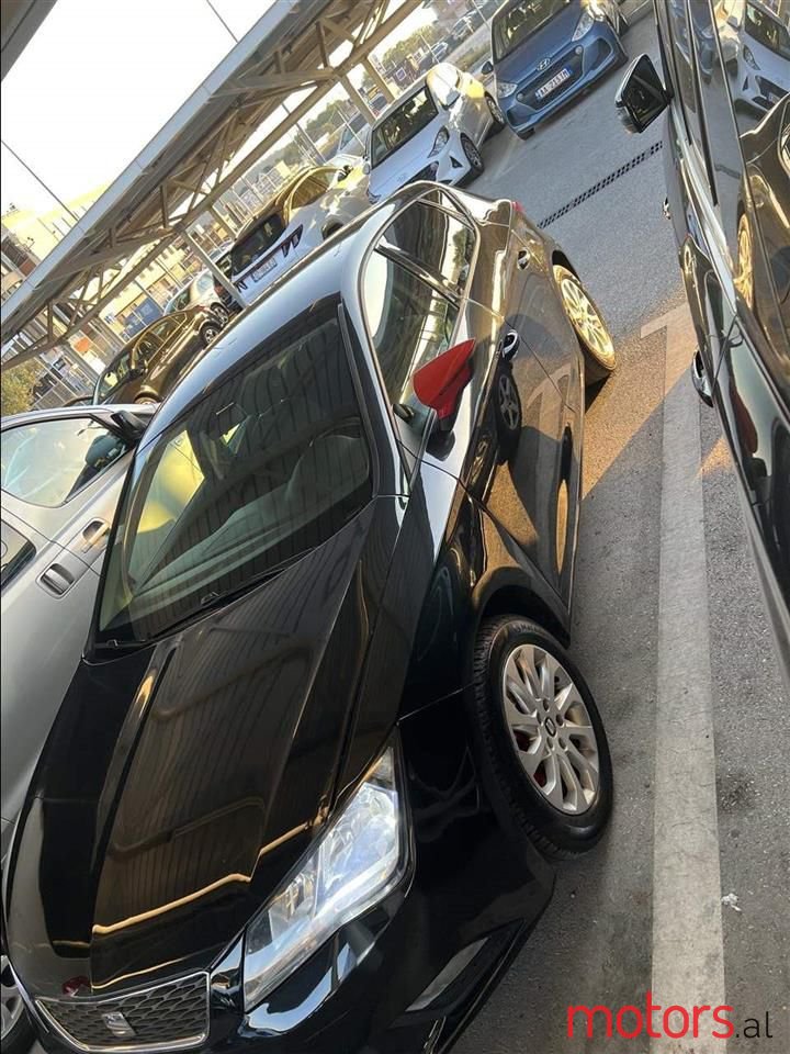 2013' SEAT Leon photo #5