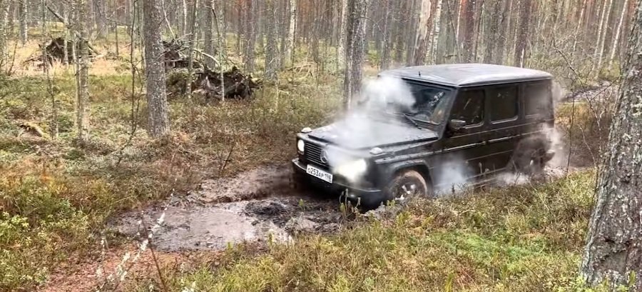 Watch These Russians Off-Road the Mercedes-Benz G-Class Like There’s No Tomorrow