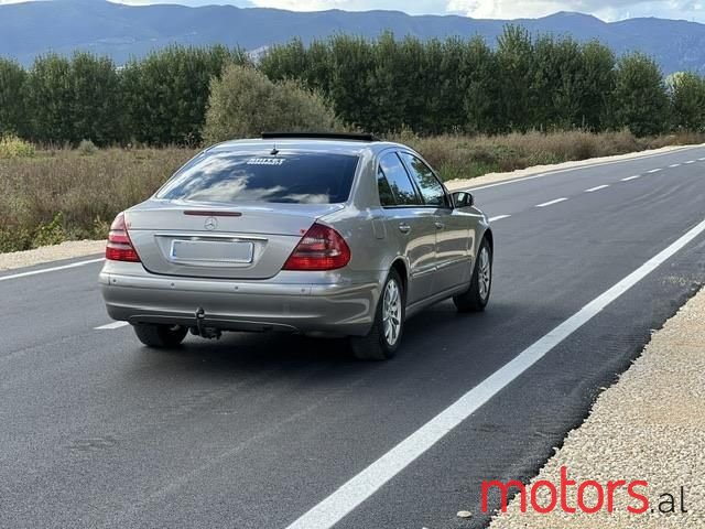 2004' Mercedes-Benz E 240 photo #4