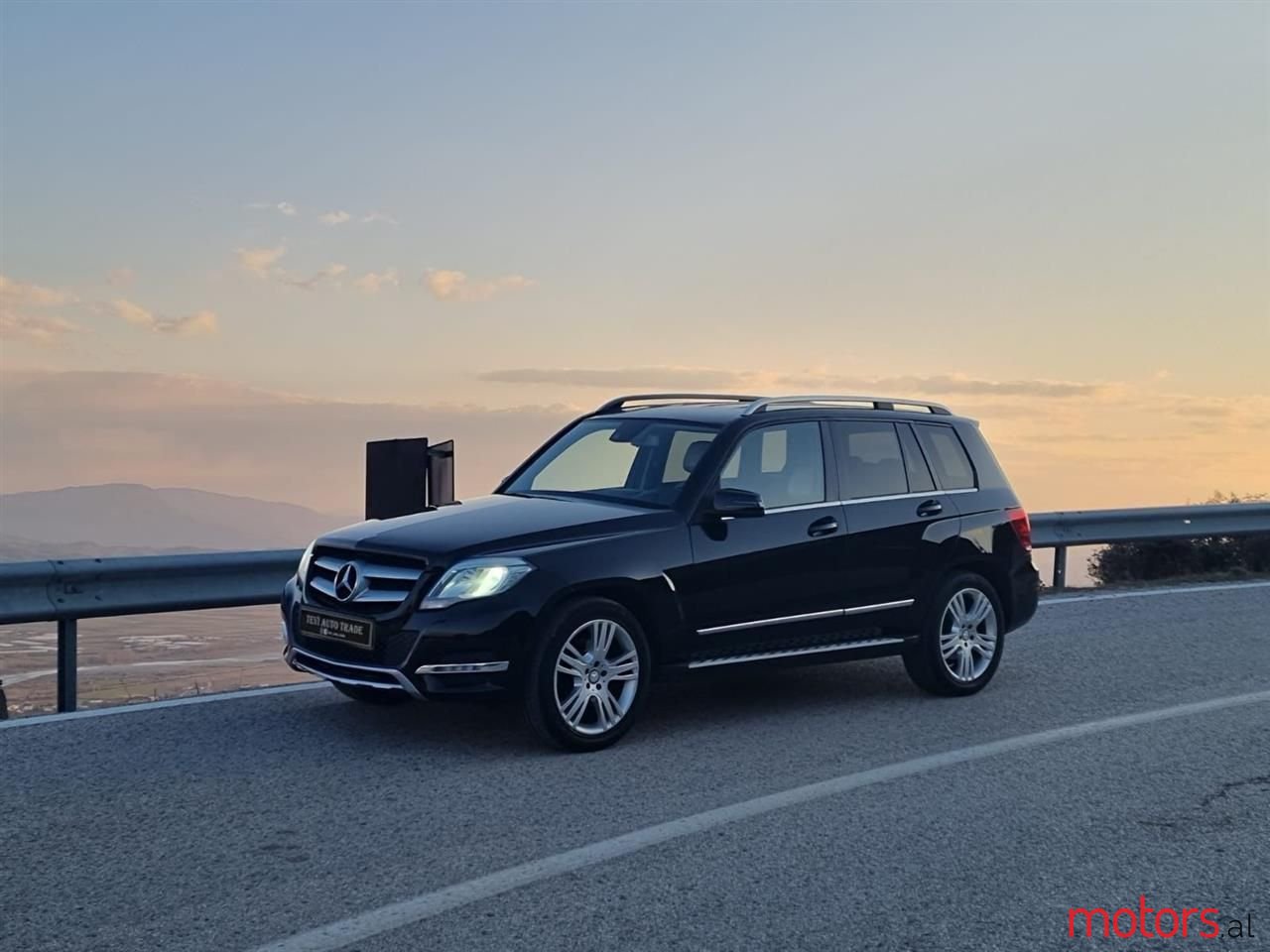 2012' Mercedes-Benz GLK 220 photo #1