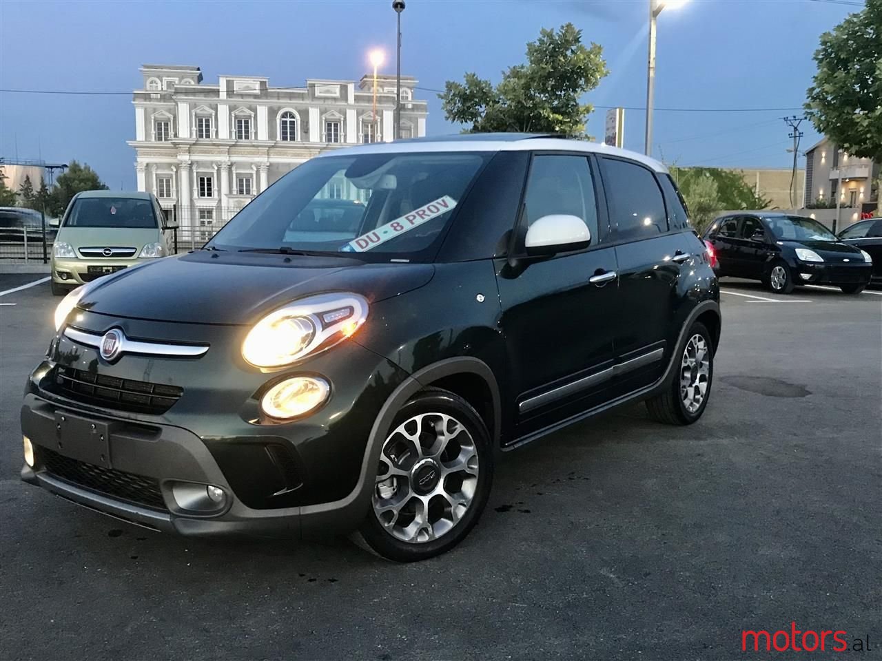 2014' Fiat 500L photo #1