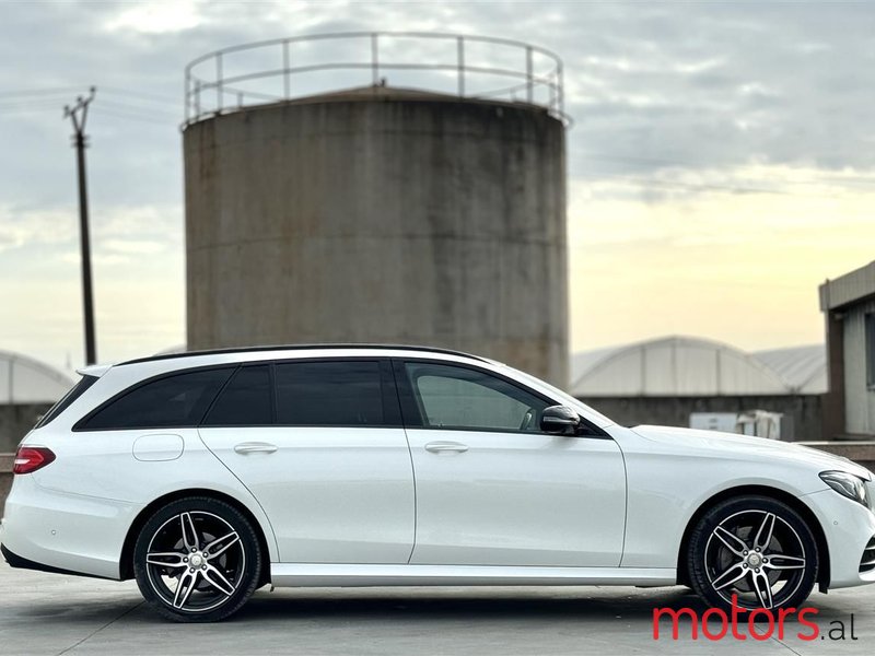 2018' Mercedes-Benz E 220 photo #5