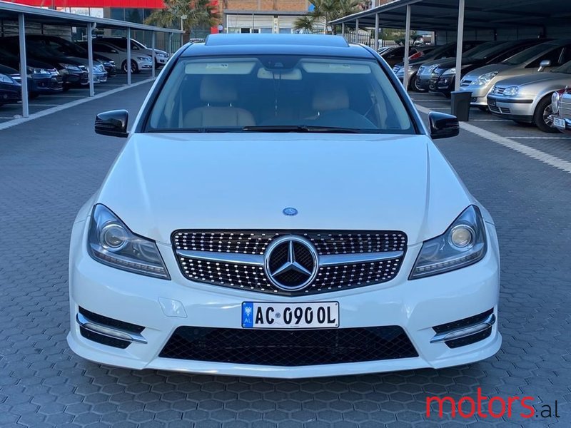 2012' Mercedes-Benz C 300 photo #1