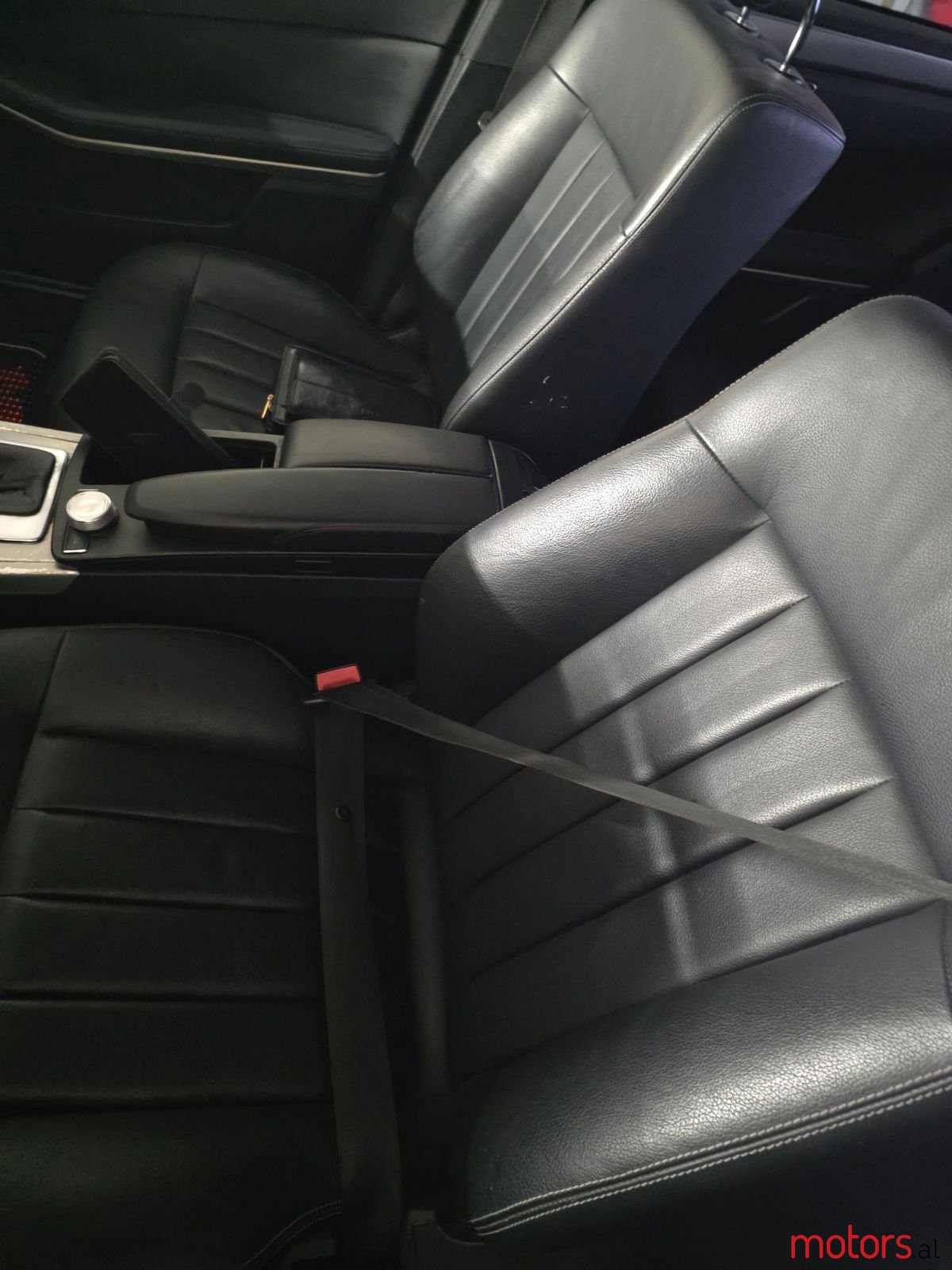 2010' Mercedes-Benz E 220 photo #6