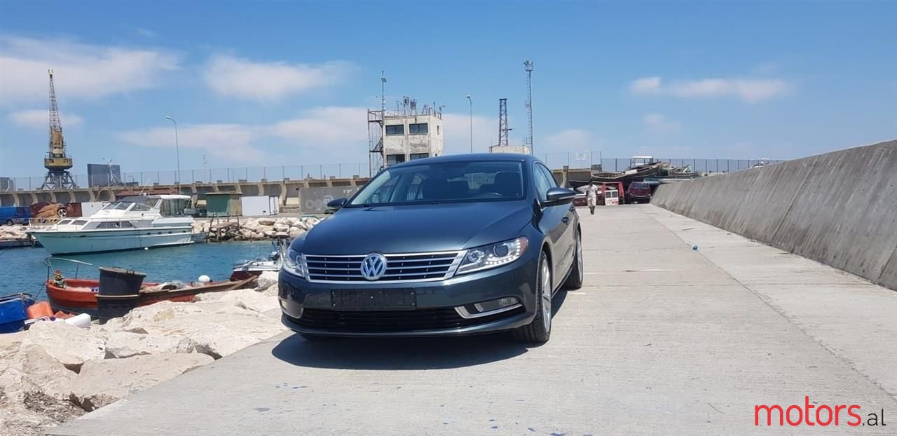 2013' Volkswagen Passat photo #2