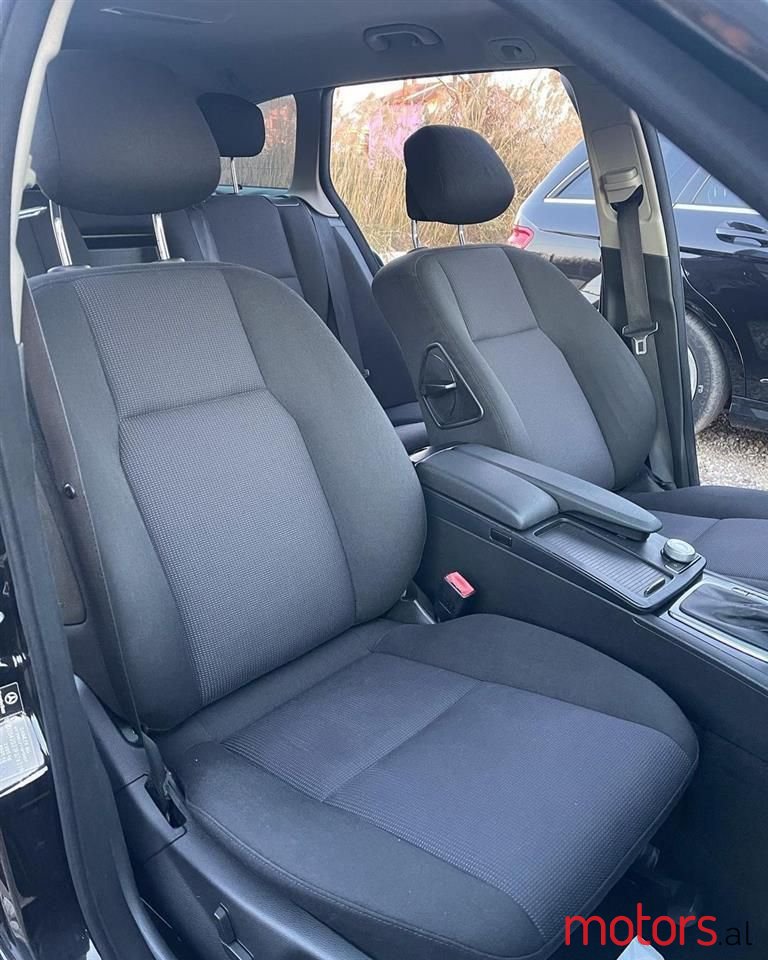 2009' Mercedes-Benz C 220 photo #6