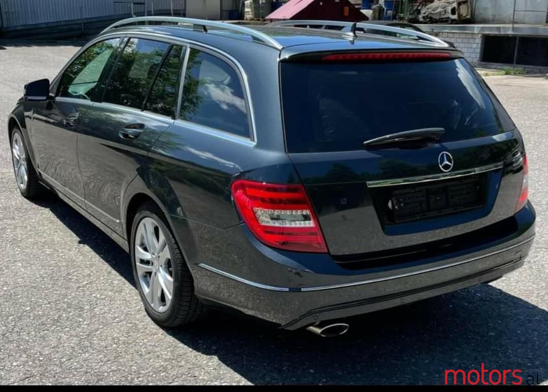 2012' Mercedes-Benz C 250 photo #3
