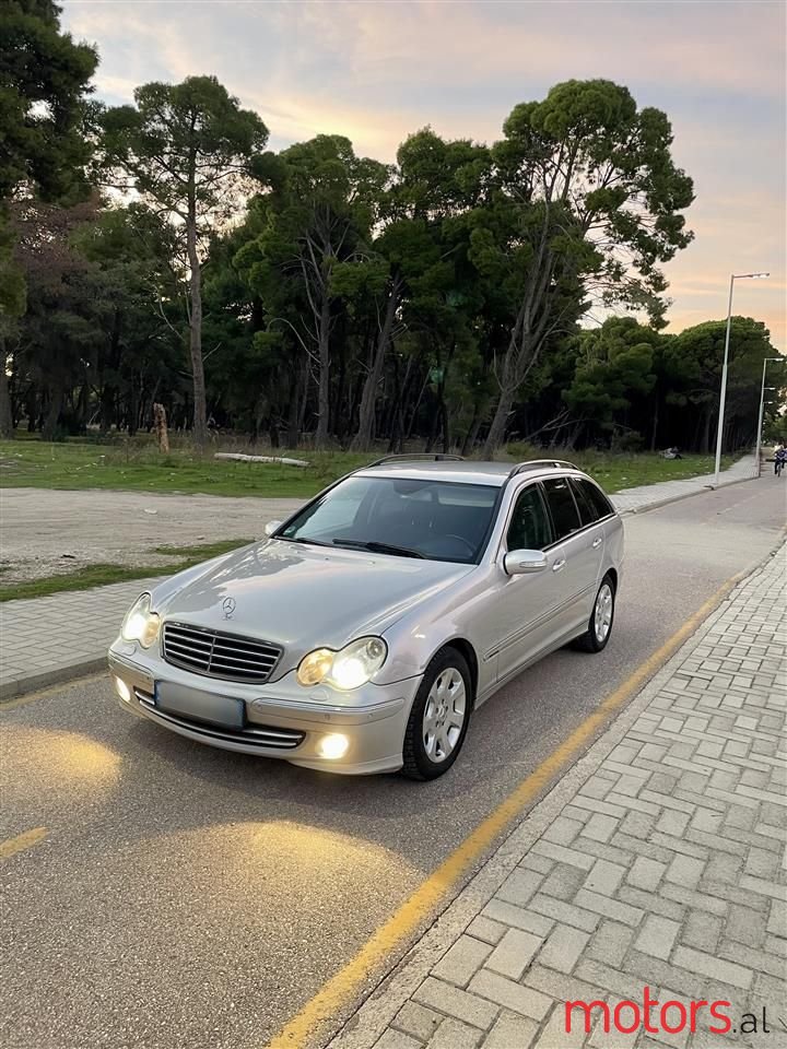 2005' Mercedes-Benz C 220 photo #1