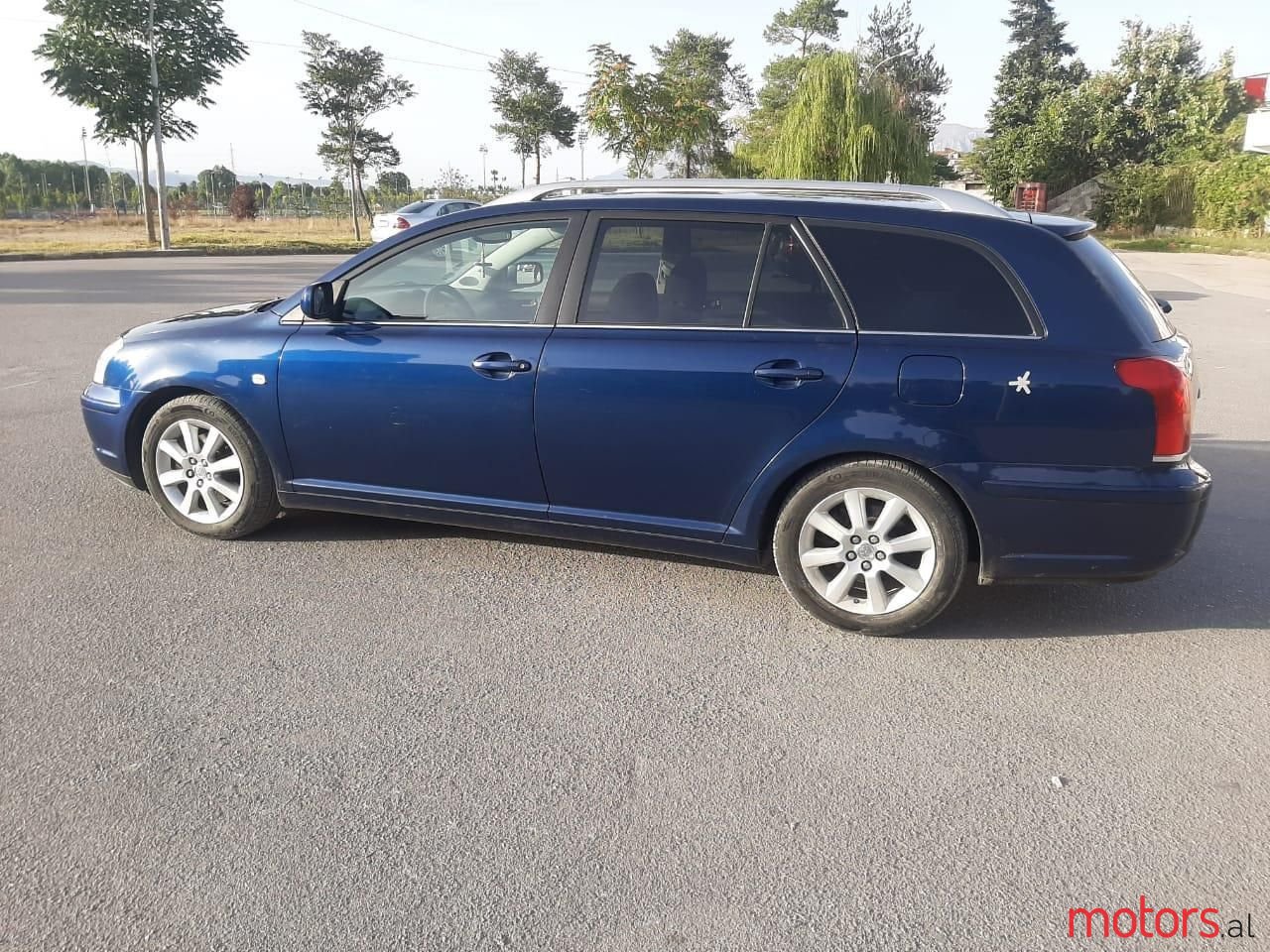2005' Toyota Avensis photo #4