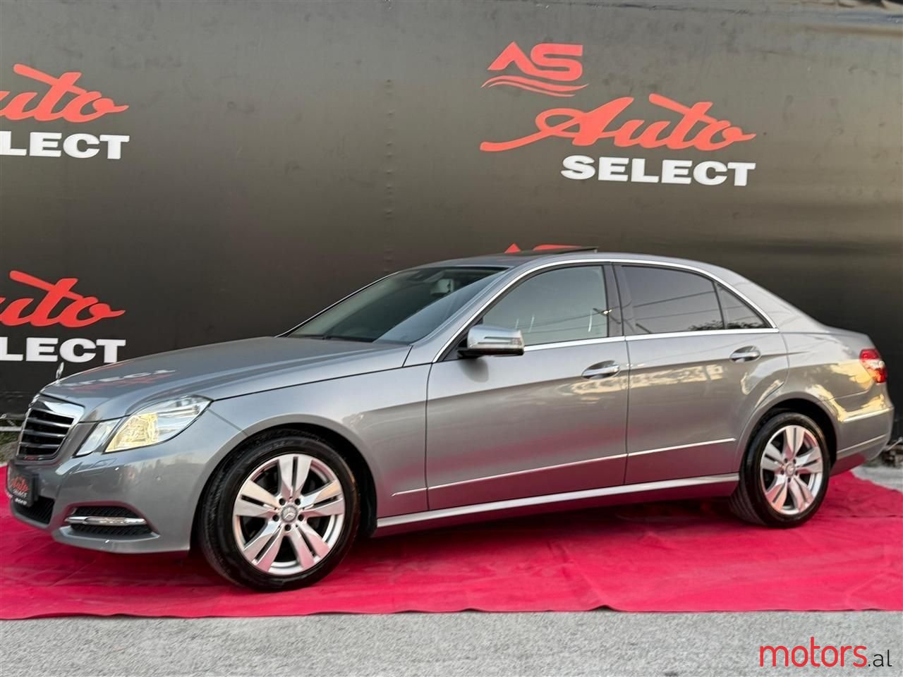 2013' Mercedes-Benz E 250 photo #2