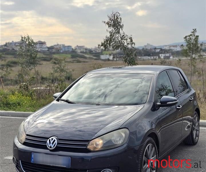 2010' Volkswagen Golf photo #2