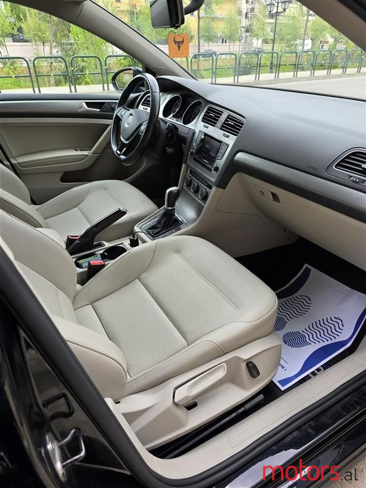 2015' Volkswagen Golf photo #5