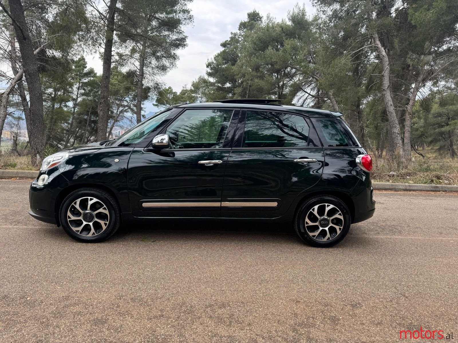 2014' Fiat 500L photo #5