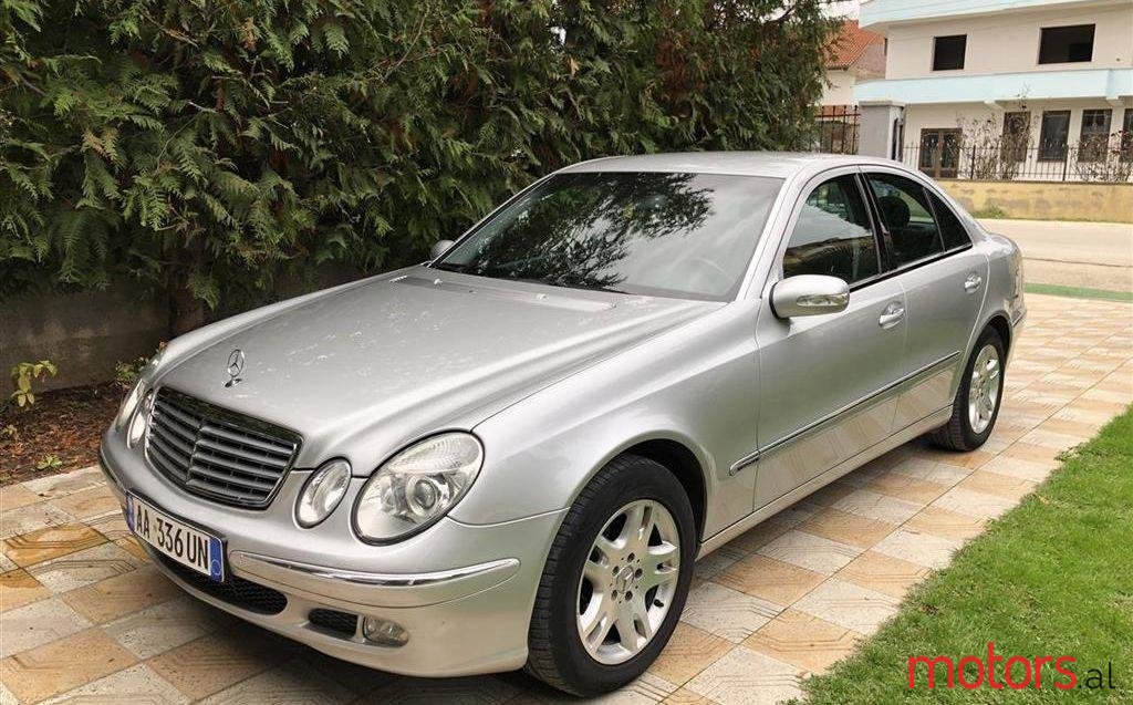 2004' Mercedes-Benz 220 photo #2