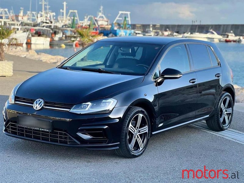 2015' Volkswagen Golf photo #3