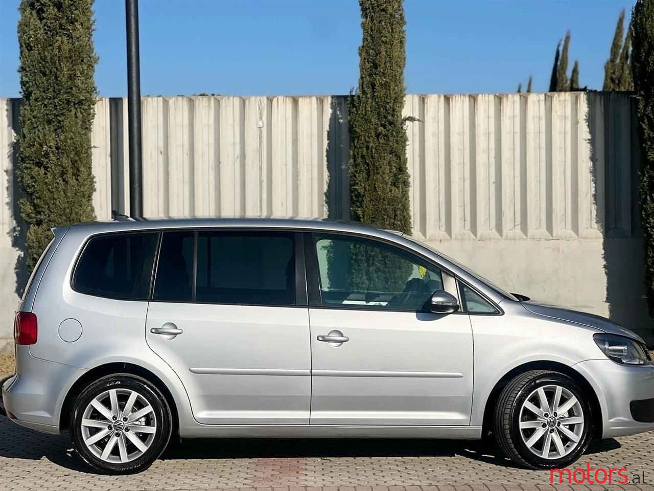 2012' Volkswagen Touran photo #4