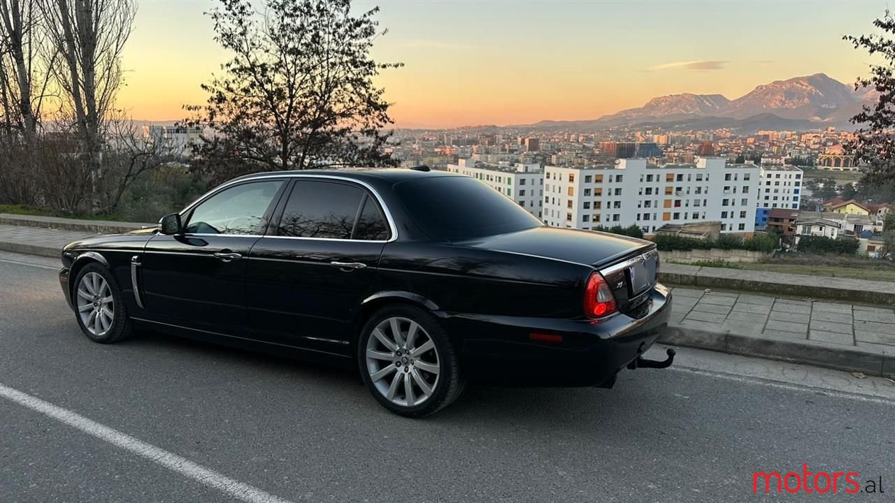 2007' Jaguar XJ photo #3