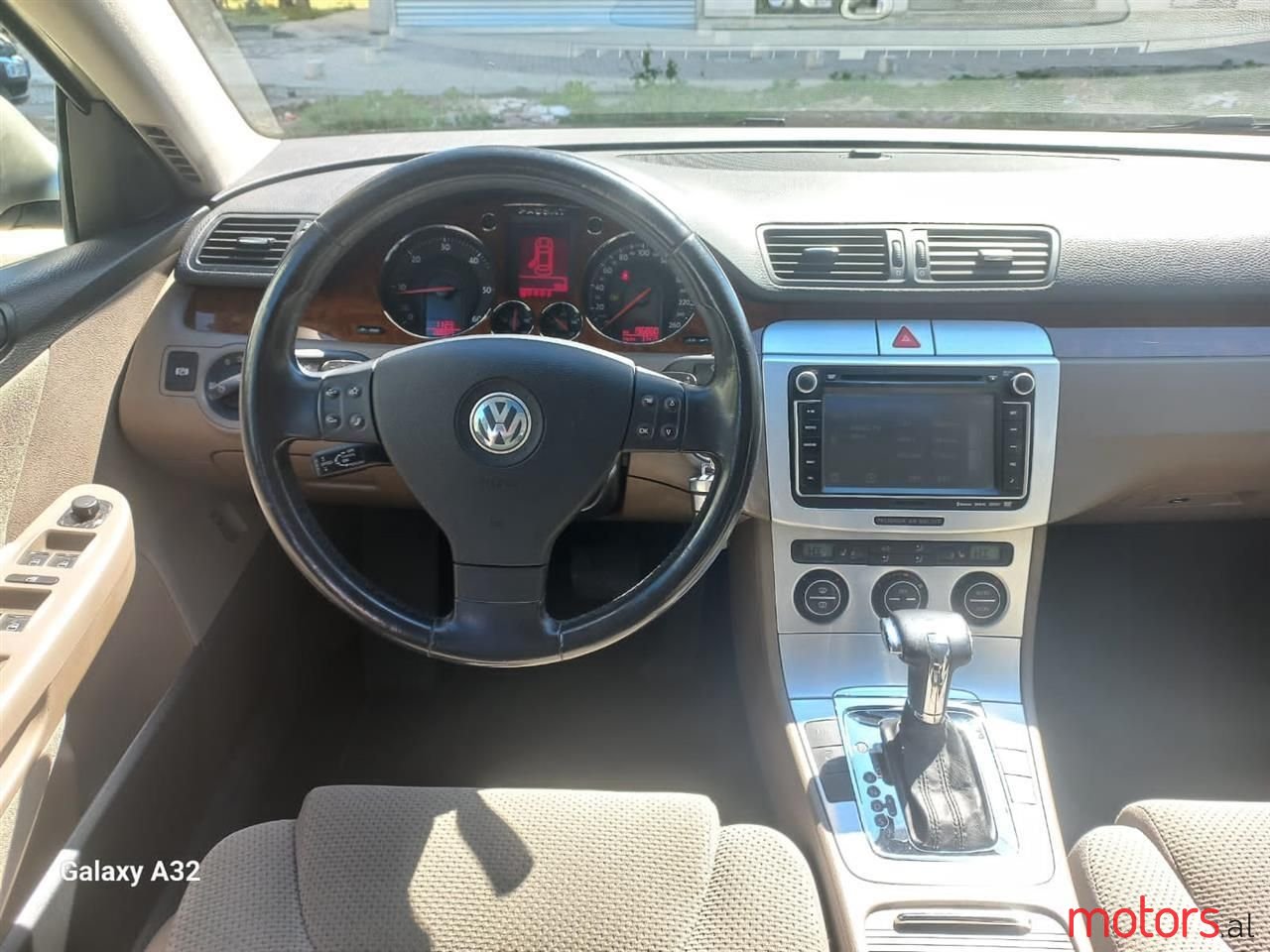2006' Volkswagen Passat photo #2