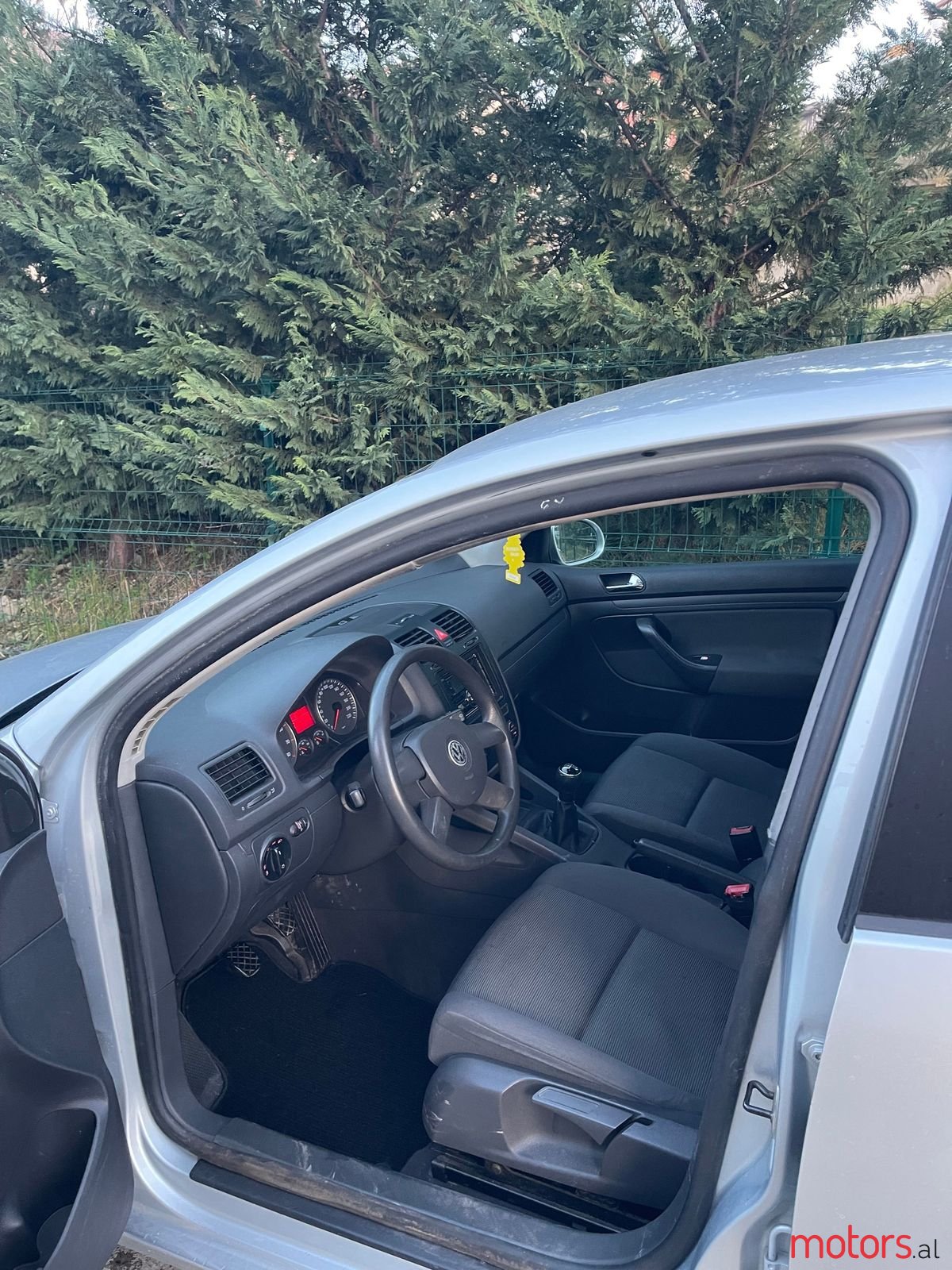 2005' Volkswagen Golf photo #4