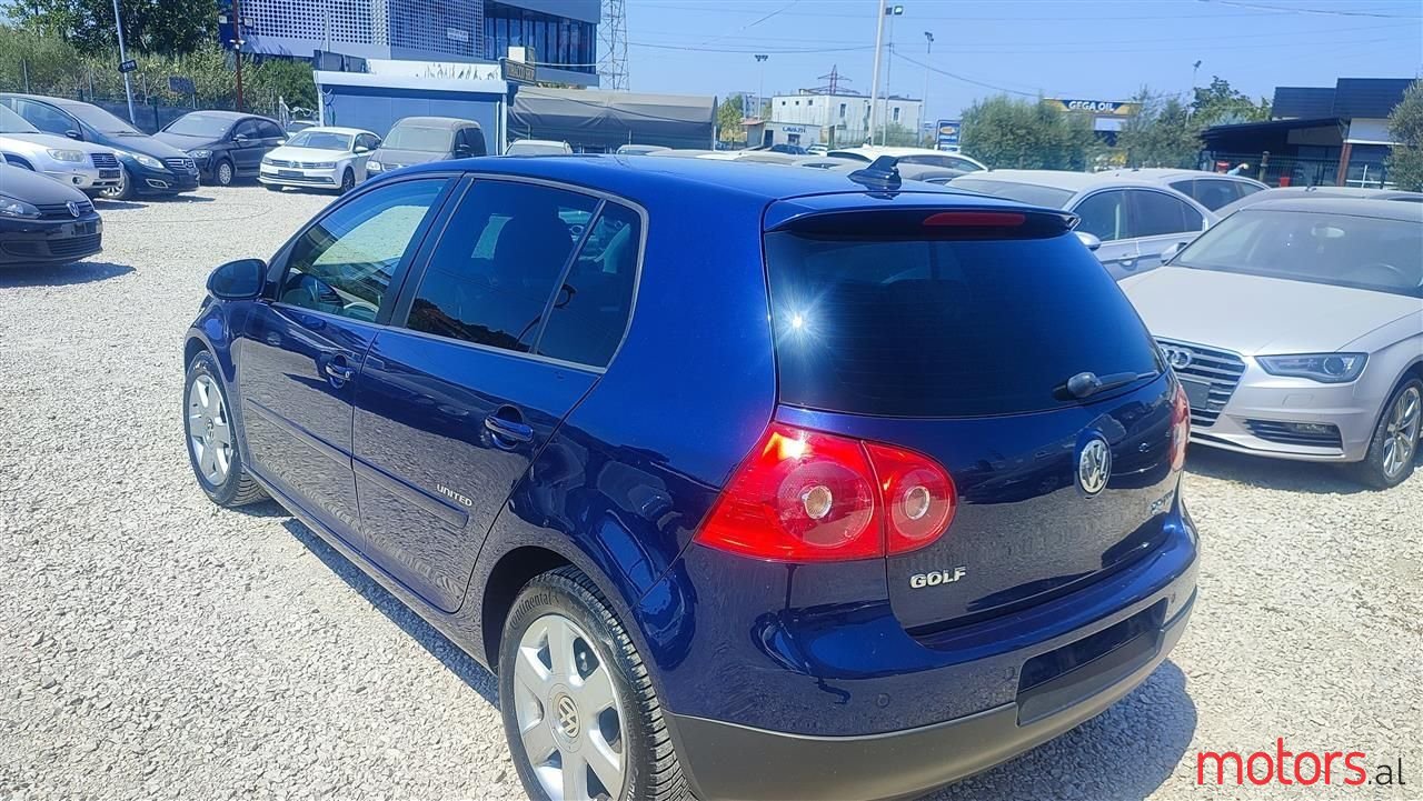 2008' Volkswagen Golf photo #2