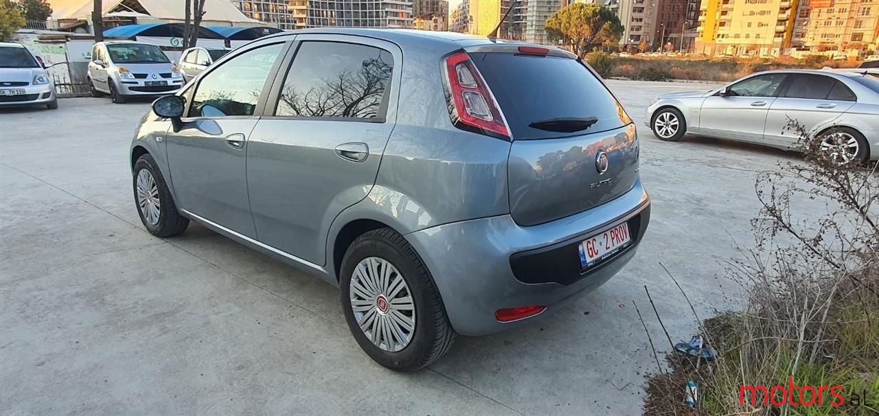 2010' Fiat Punto Evo photo #3