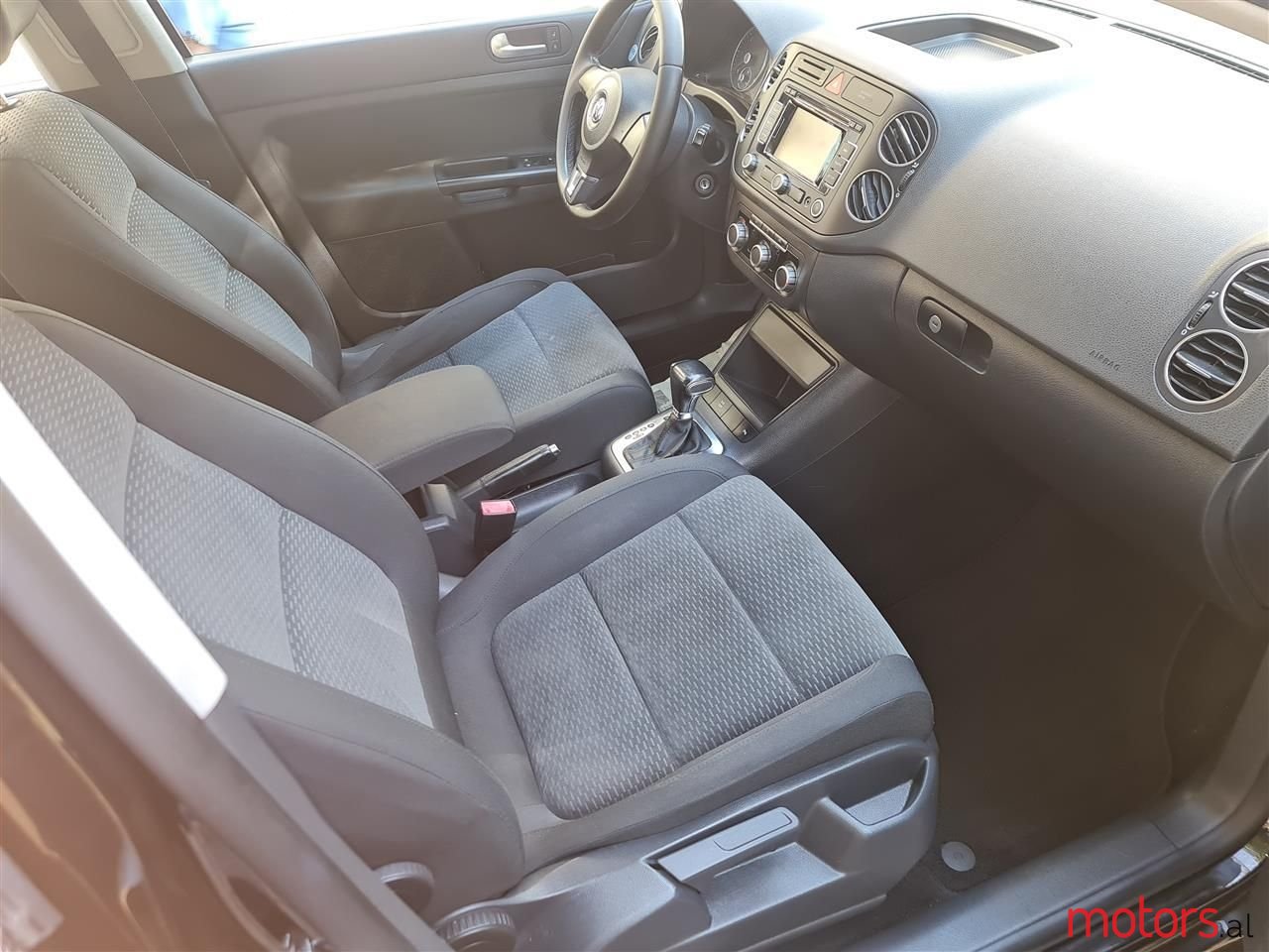 2009' Volkswagen Golf Plus photo #2