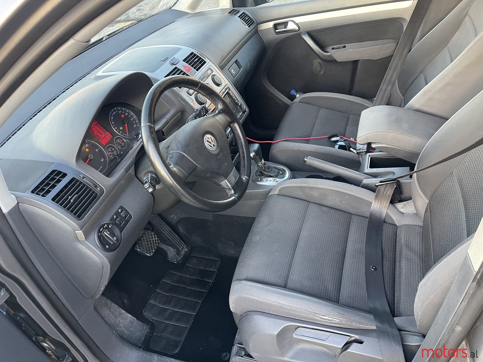 2010' Volkswagen Touran super photo #5