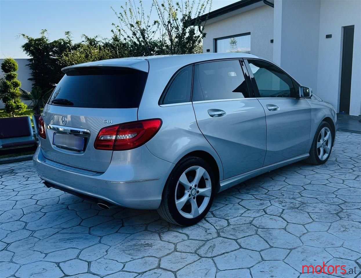 2012' Mercedes-Benz B 200 photo #4