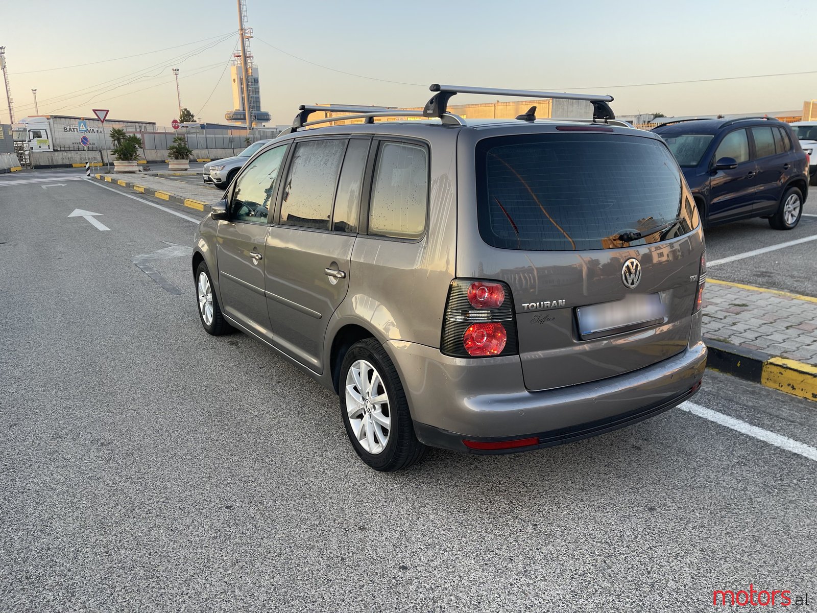 2010' Volkswagen Touran super photo #4