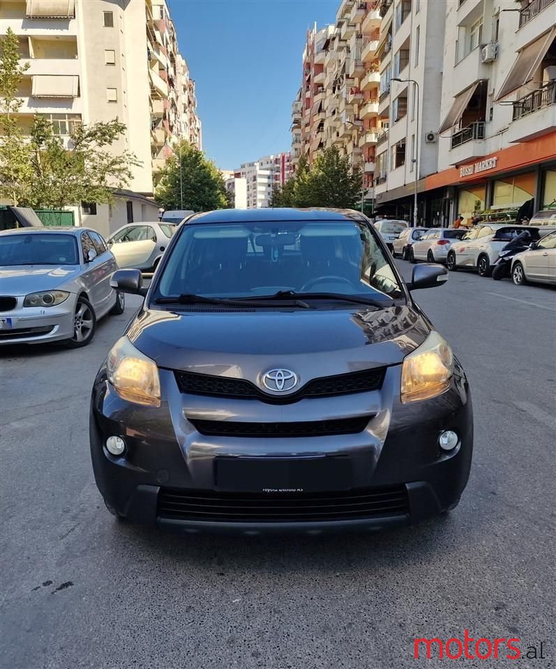 2011' Toyota Urban Cruiser photo #2