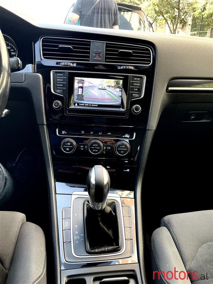 2013' Volkswagen Golf photo #1