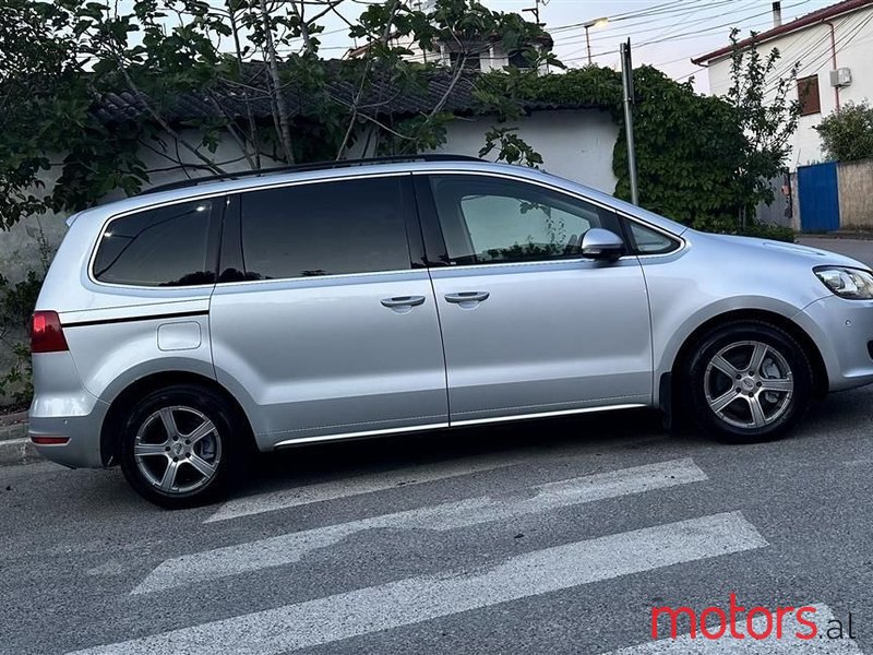 2013' Volkswagen Sharan photo #3
