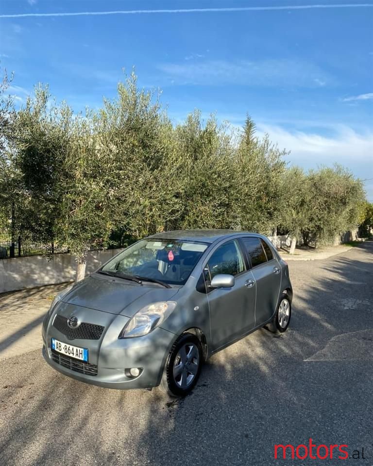 2007' Toyota Yaris photo #2