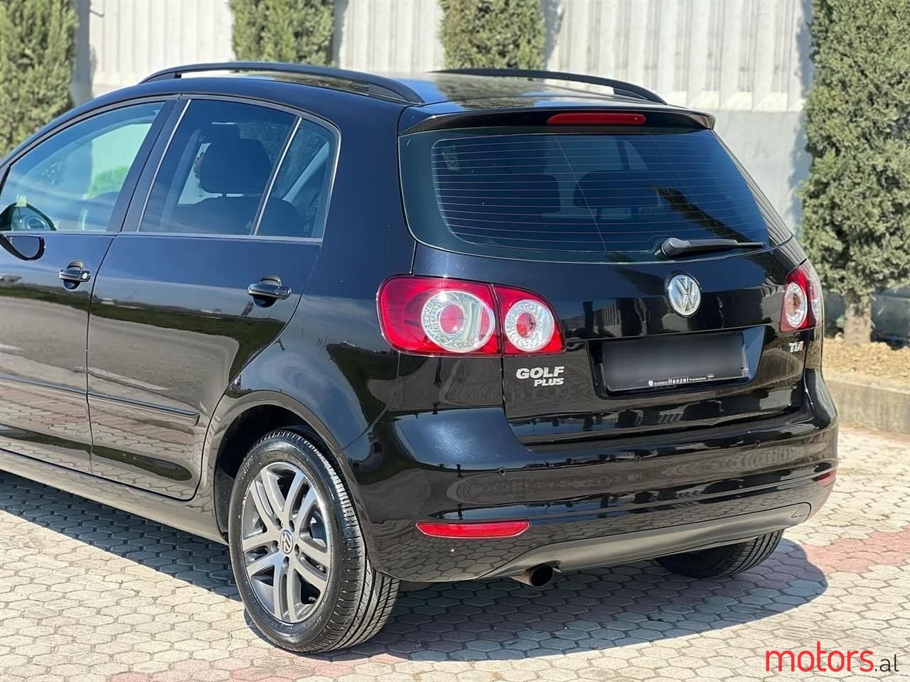 2011' Volkswagen Golf Plus photo #5